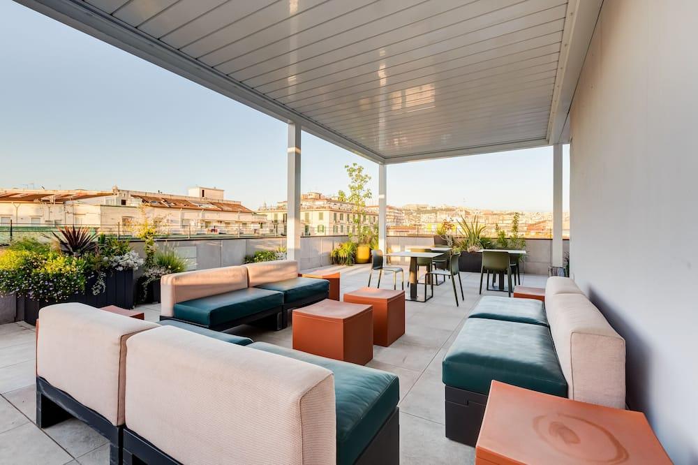 بست ويسترن بلس هوتل بلازا - نابليس - شرفة