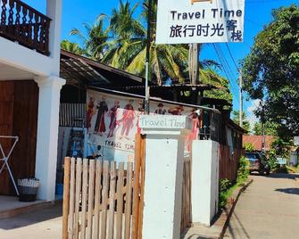 Travel Time - Luang Prabang - Building