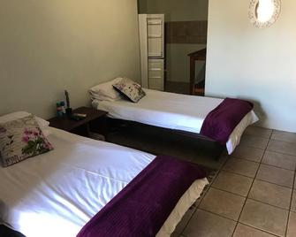 Kololo Guesthouse - Katima Mulilo - Bedroom