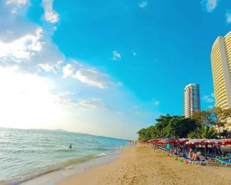 Adriatic Palace Hotel Pattaya - Trung tâm Pattaya - Bãi biển