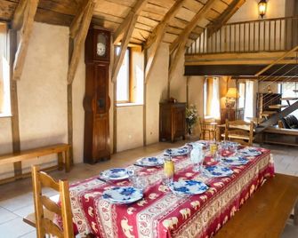 Homerez - House in Castelnau-de-Mandailles - Espalion - Sala de jantar