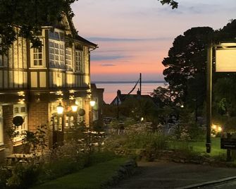 The Fishbourne - Isle of Wight - Ryde - Näkymät ulkona