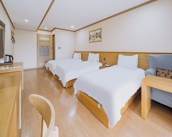 Nohyung Hotel - Jeju - Slaapkamer