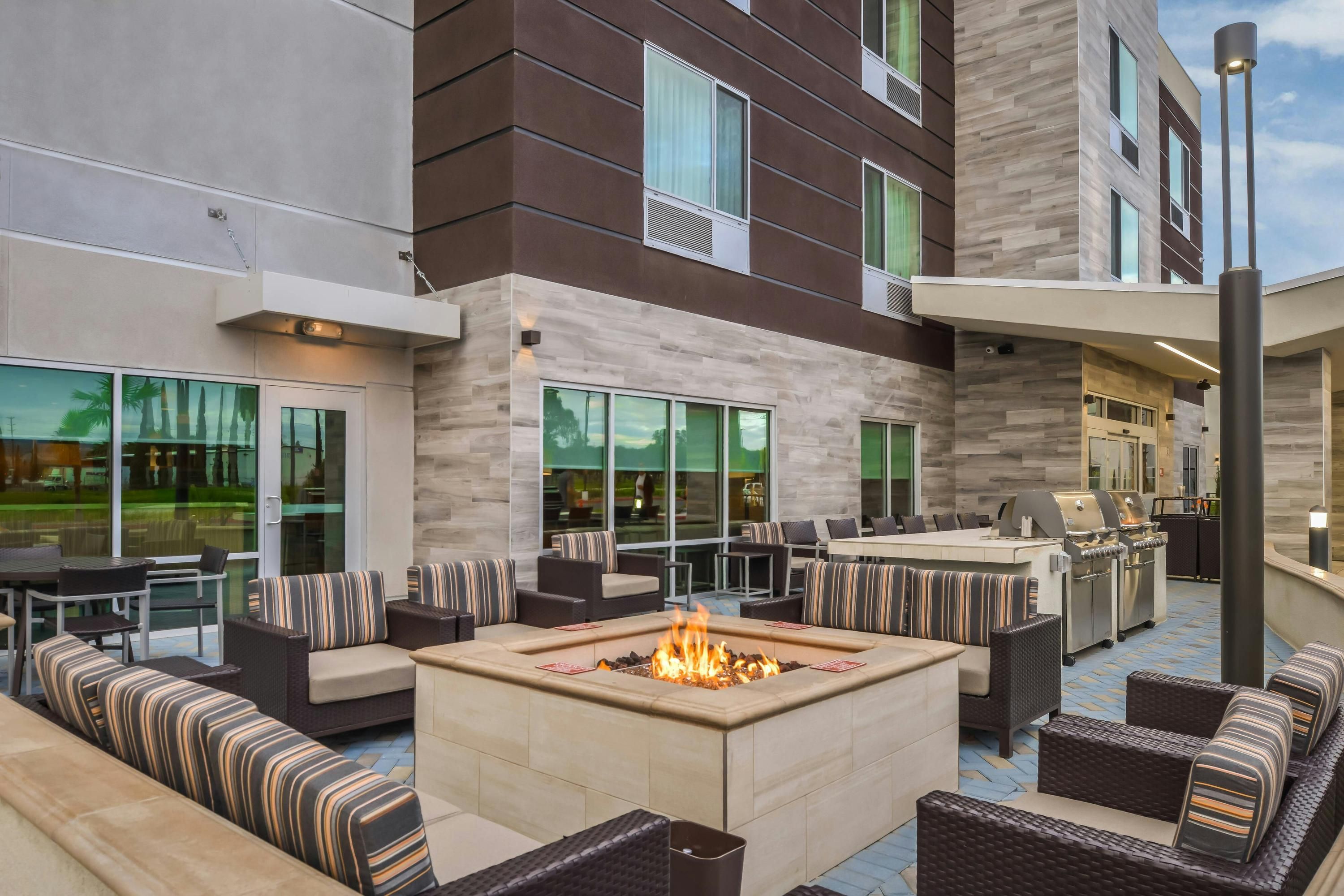 TownePlace Suites by Marriott San Bernardino Loma Linda - Loma Linda - Patio
