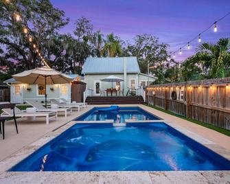 JD's Hideaway By The Sea: 2 Blocks off Main! - Safety Harbor - Pool