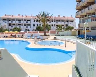 Central 2Bedroom 200m from beach - Callao Salvaje - Piscina