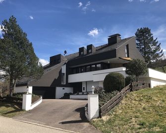 Luxus-Landhaus im Schwarzwald/Baiersbronn mit Pool - Baiersbronn - Gebouw