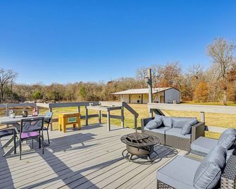 Large Yard, Fire Pit & Games: Grandview Haven! - Grandview - Balcón