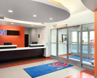 Motel 6 Swift Current SK - Swift Current - Receptionist