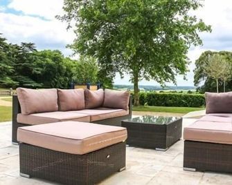 Le Domaine de Montchevreuil - Chaumont-en-Vexin - Patio