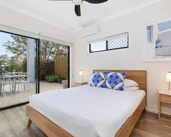 Garden Apt 2Bed x 2Bath, parking - Brisbane - Bedroom