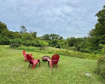 1850's Bungalow With A View! - Acra - Patio