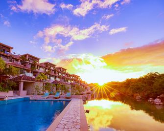 Shigira Bayside Suite Allamanda - Miyako-jima - Gebouw