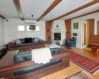 Beautiful Home In Höör With Sauna - Hoor - Huiskamer