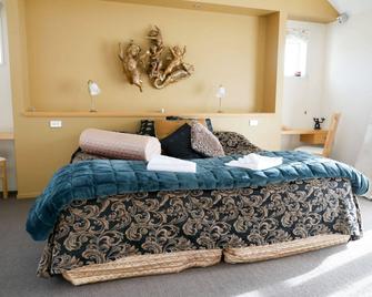 Vibrant Living Retreat - Hanmer Springs - Bedroom