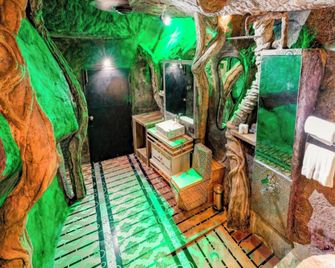 Parakkat Nature Resorts - Munnar