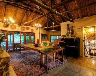 Woodall Country House and Spa - אדו - חדר אוכל