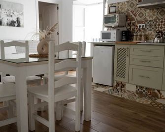 Apartamento Trafalgar By La Juderia De Vejer - Inside a typical Andalusian Casa Patio - Vejer de la Frontera - Eetruimte
