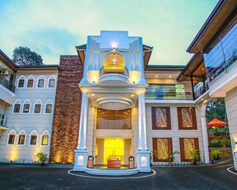 Royal Classic Resort - Kandy - Gebäude
