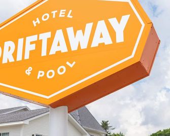 Driftaway Hotel and Pool - Ogunquit