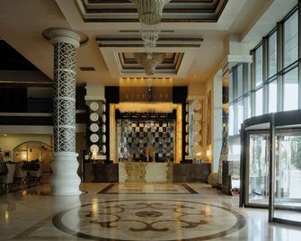 Castival Hotel - Сіде - Лоббі