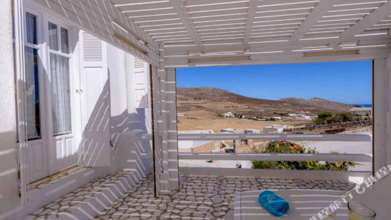 Aspalathras White Hotel