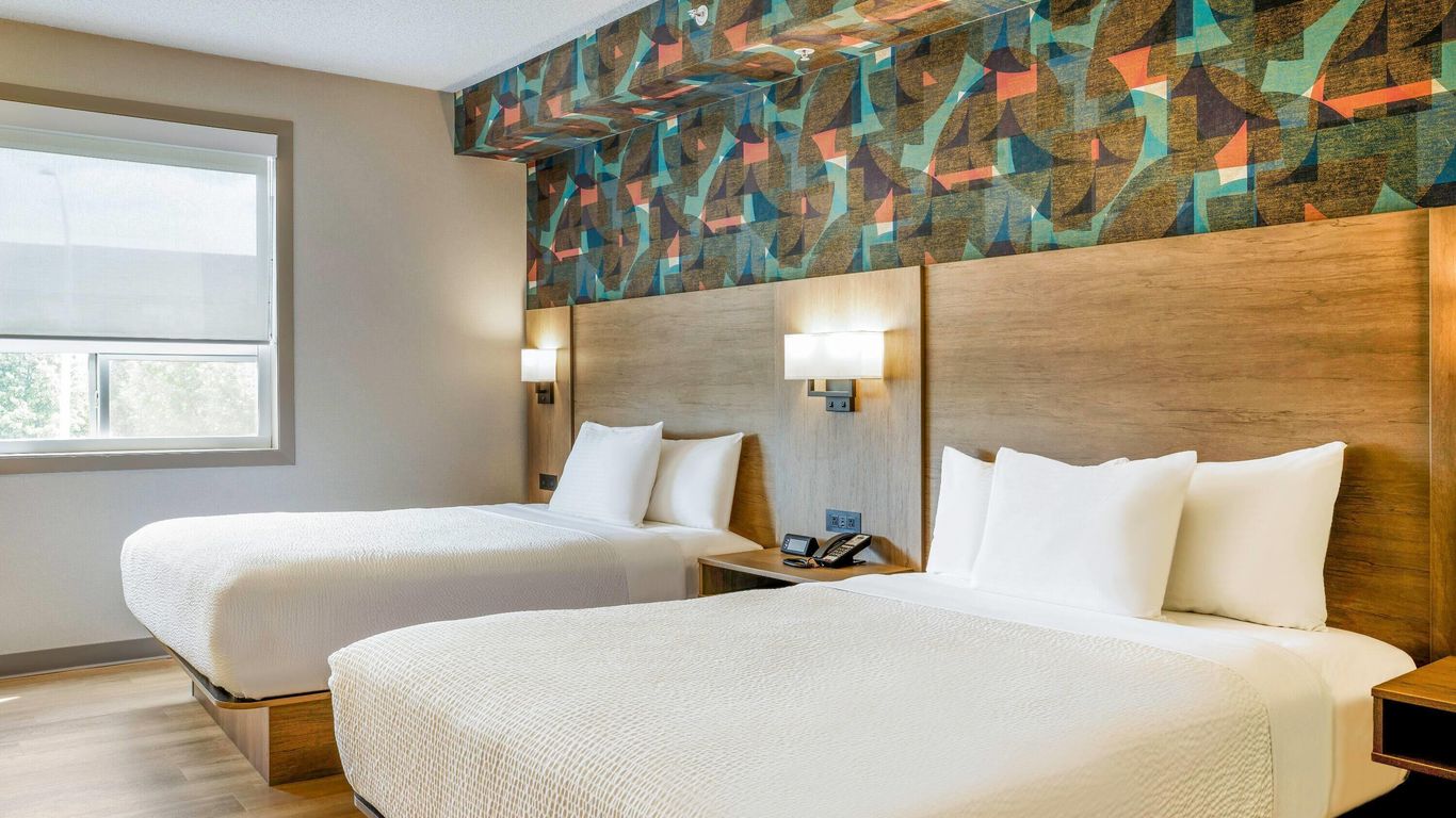 Days Inn & Suites by Wyndham West Edmonton