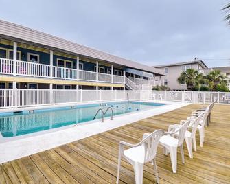 Steps to Ocean North Myrtle Beach Condo with Porch! - North Myrtle Beach