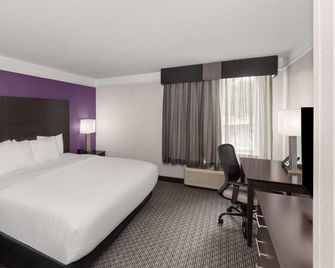 La Quinta Inn & Suites by Wyndham Austin Round Rock - אוסטין - חדר שינה