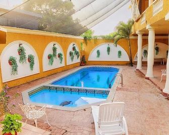 Hotel Suites Ejecutivas - Madero - Piscina