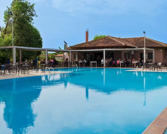 Hotel Sias Resort - Agios Avgoustinos - Piscina