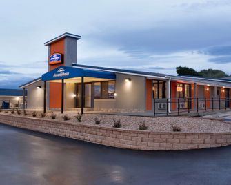 Howard Johnson by Wyndham Harrisonburg - הריסונברג - בניין