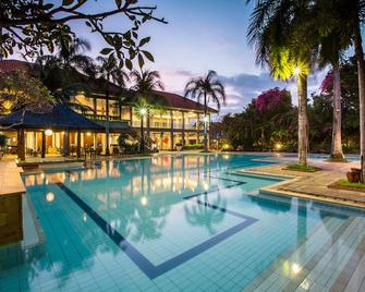 Plagoo Holiday Hotel - South Kuta - Uima-allas