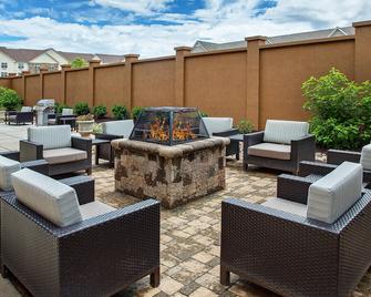 Courtyard by Marriott Knoxville Cedar Bluff - Knoxville - Patio