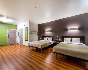 Super 8 by Wyndham Kenedy - Kenedy - Habitación