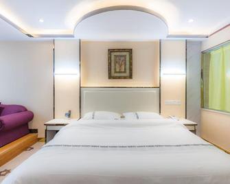 Jin Yu Hotel (Zhuhai Gongbei Port Pedestrian Street) - Zhuhai - Bedroom