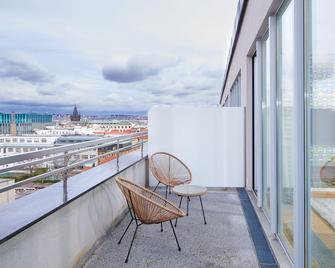 VN17 Rooftop Suites by Adrez - Prague - Balcony