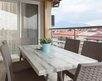Ammos Beach Seaside Luxury Suites - Олімпіакі Акті - Балкон