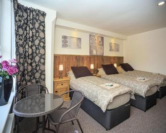 Riverside Hotel Bed and Breakfast - Norwich - Bedroom