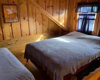 Rustic River Cabin 8 - Savanna