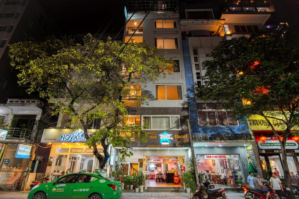 دي إم زد هوتل