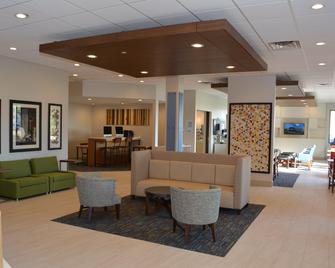 Holiday Inn Express & Suites Waterville - North - Waterville - Lounge
