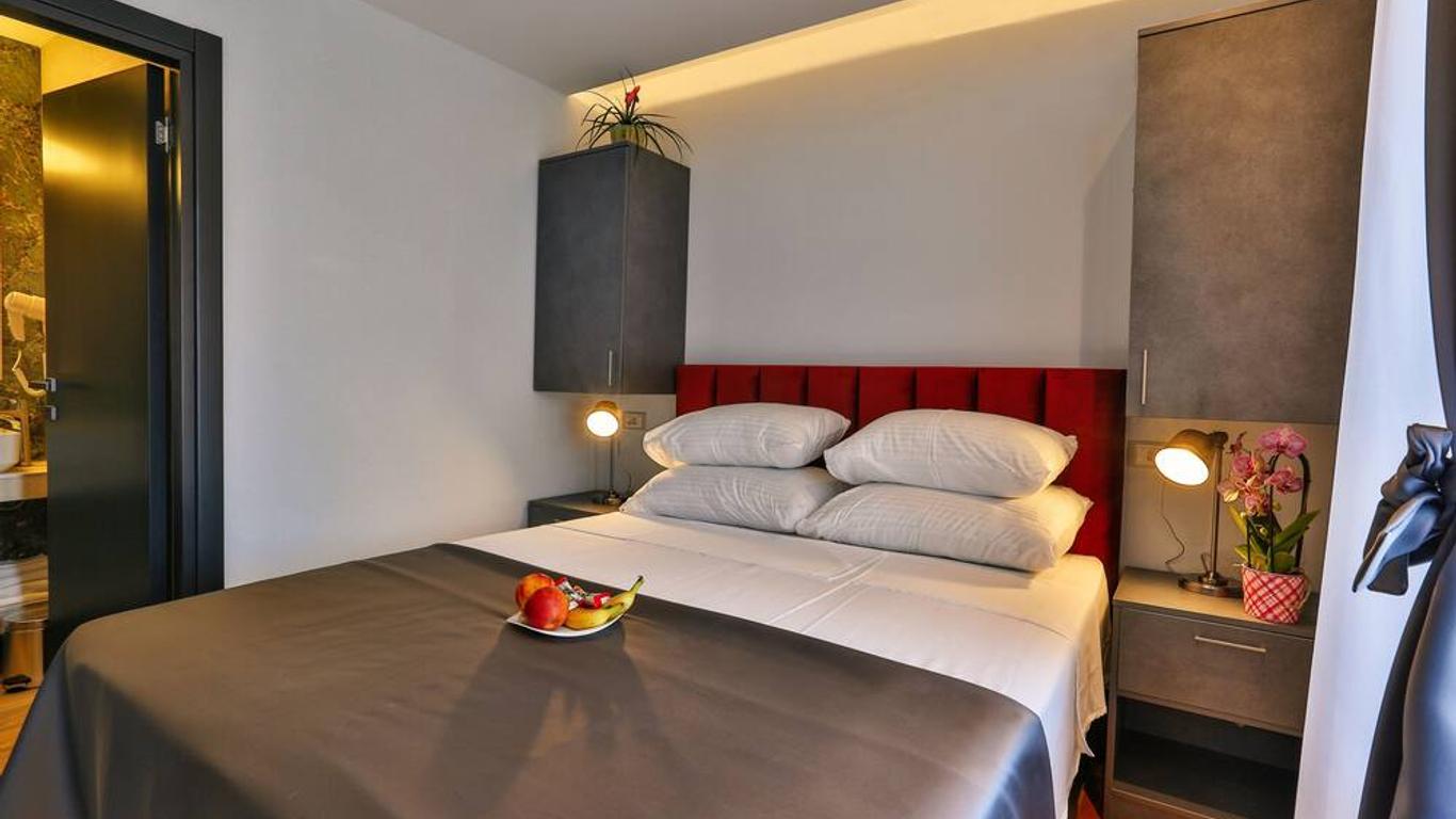 Hotel M