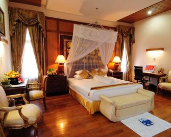 Myat Taw Win Hotel - Nay Pyi Taw - Sovrum