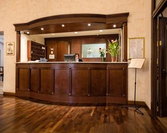 Grand Hotel Italia - Orvieto - Front desk