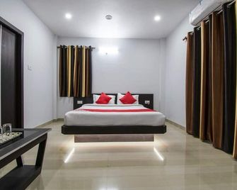 Suite Room 1-S G International - Patna - Phòng ngủ