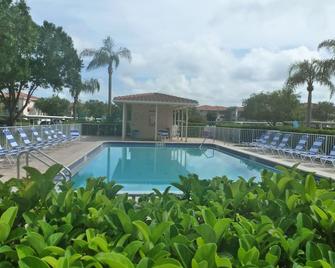 Beautiful 2 Bed, 2 Bath Condo In Terraces At Tara Golf & Country Club - Lakewood Ranch - Pool