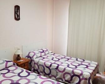 Hostal L'Escaleta - Oropesa - Bedroom