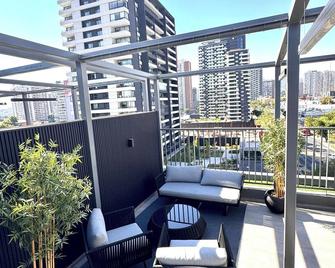 Enjoy Santiago in this charming, safe and modern apartment close from the metro! - Nunoa - Balcon