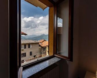 Regolo House - Perledo - Balcón